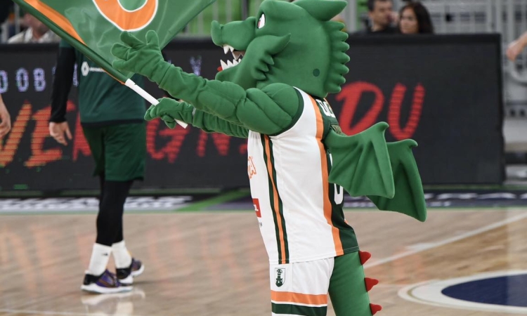 Košarkarji Cedevite Olimpije so v 27. krogu lige Aba premagali Cibono s 96:81