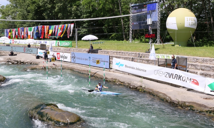 Na I Feel Slovenia pokal v slalomu prihajajo tekmovalci iz 18 držav
