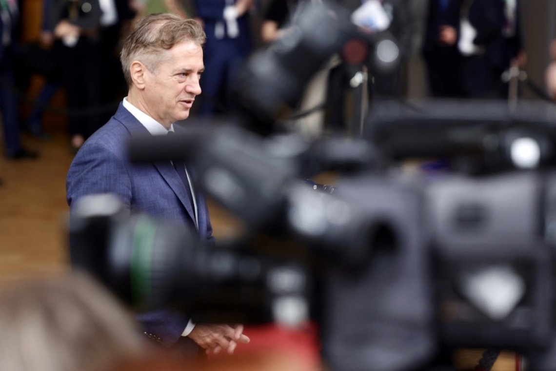 Vlada izenačila ureditev varovanja predsednice republike in premierja