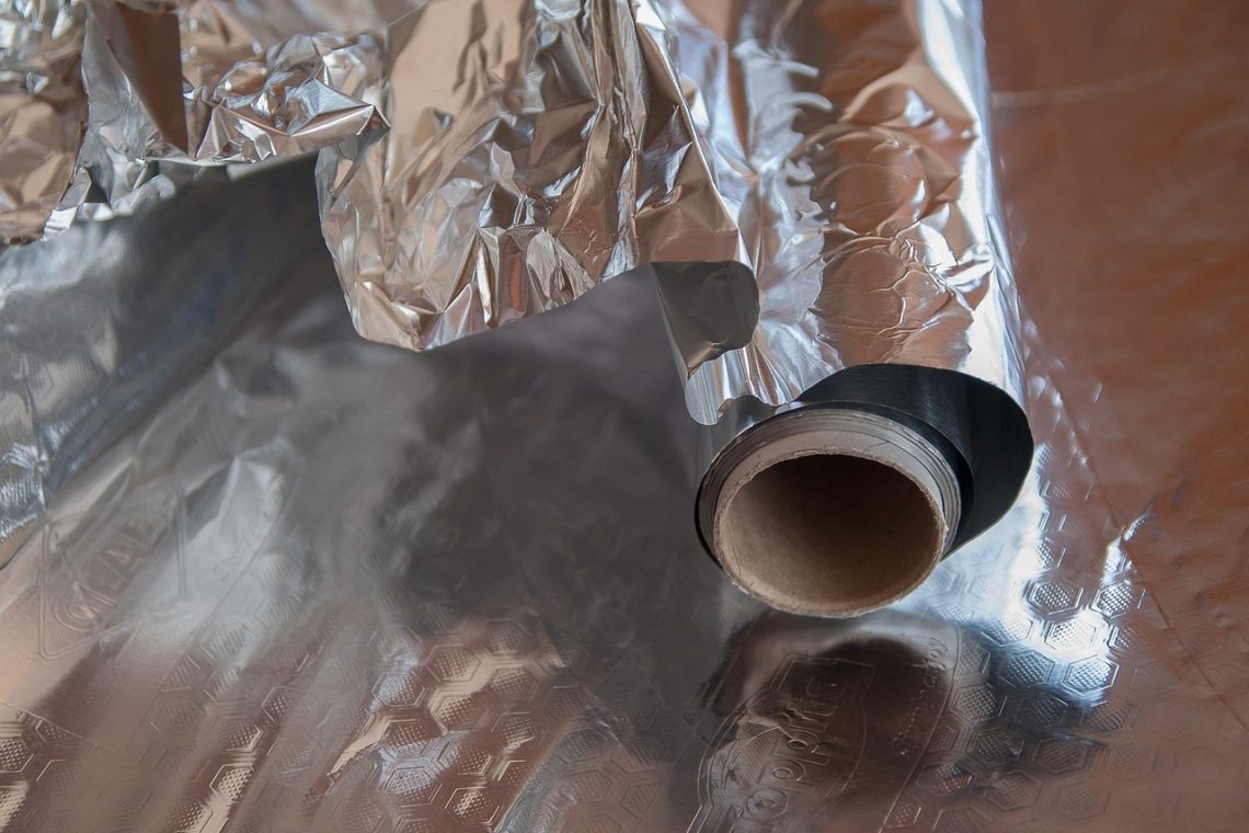 Aluminijasta folija kot pomočnik pri negi rastlin