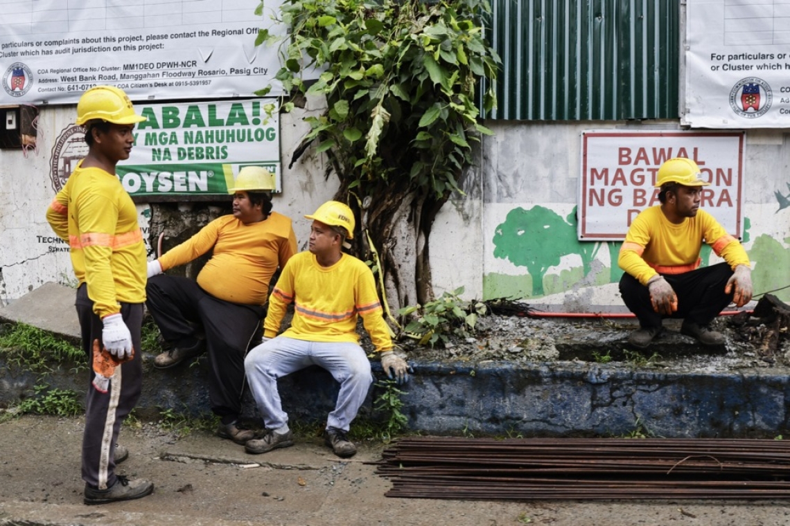 Močan potres stresel Filipine, najmanj pet mrtvih