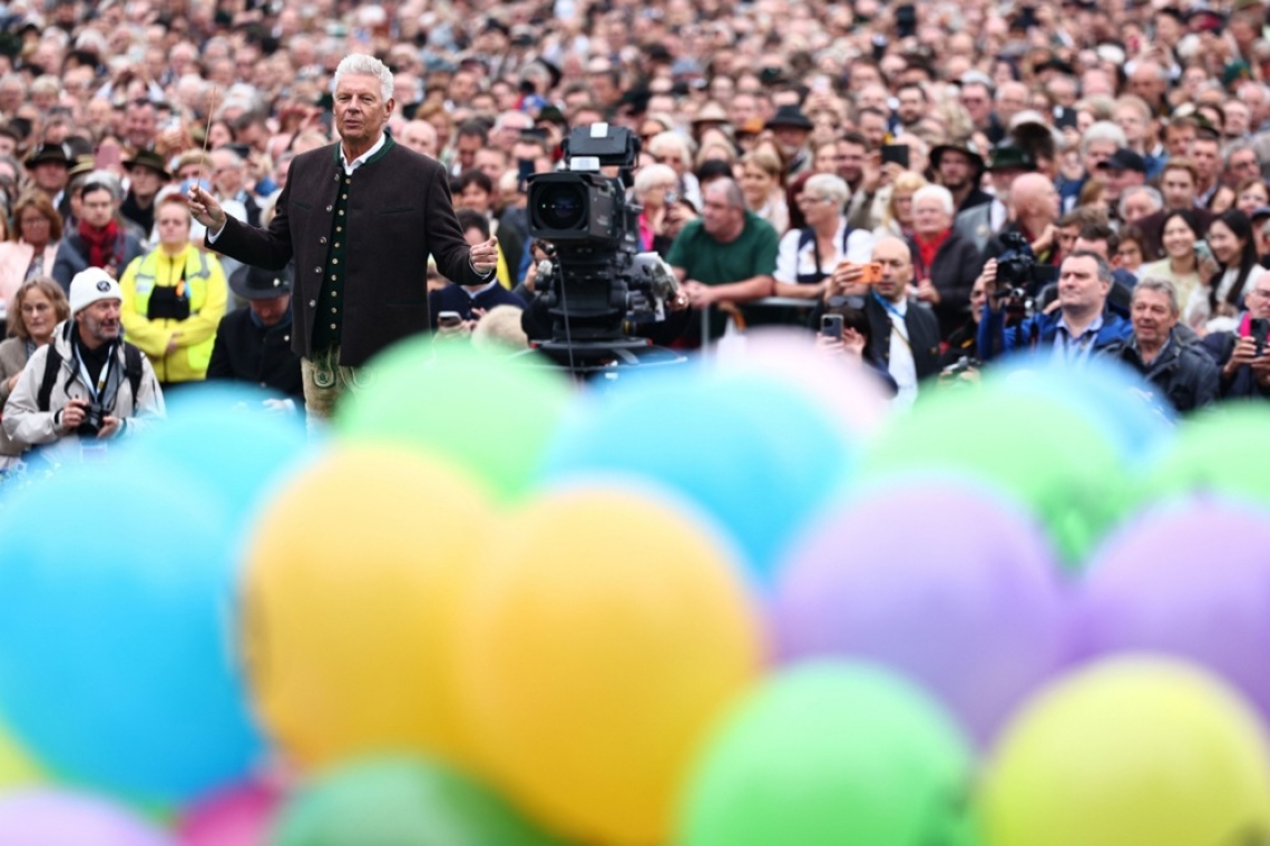 V Münchnu zaradi grožnje z bombo začasno zaprli Oktoberfest