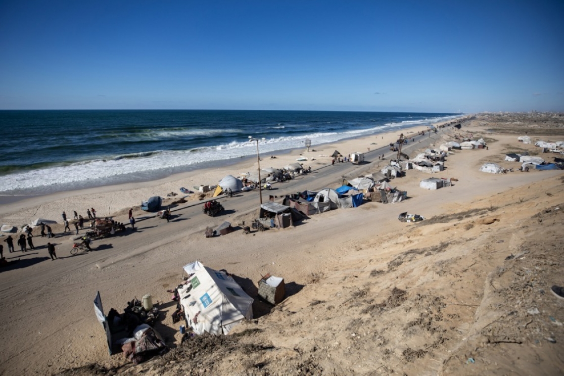 Humanitarna flotilja kljub prestrezanju ladij nadaljuje pot proti Gazi