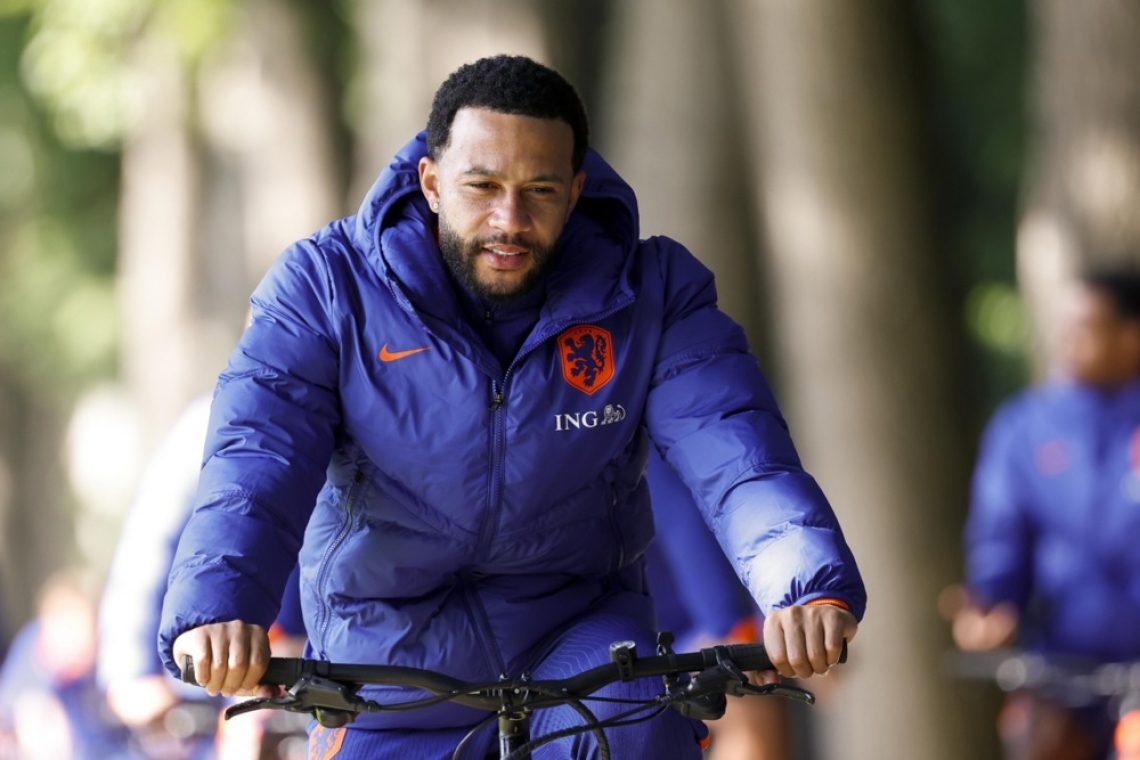 Depay zavoljo ukradenega potnega lista z zamudo na priprave