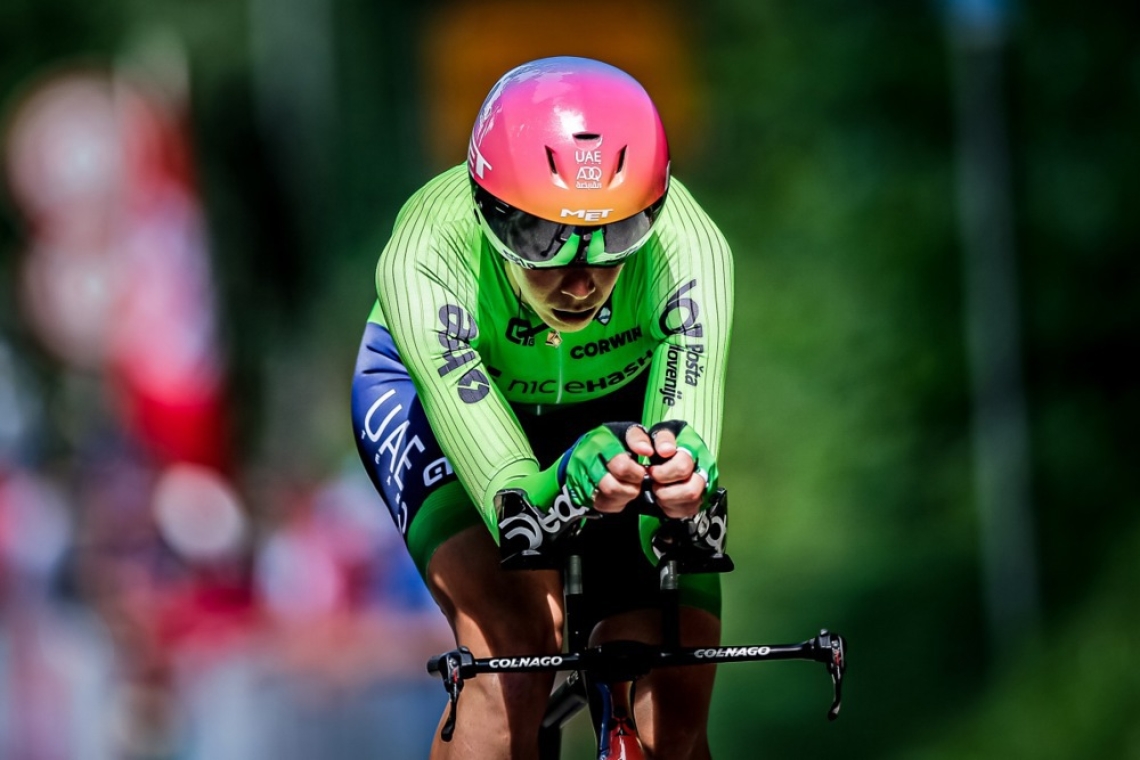 Eugenia Bujak kolo postavila v kot