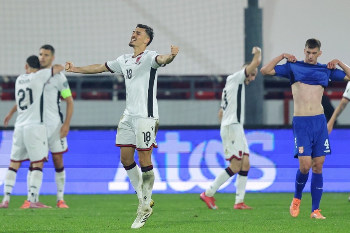 Poraz z Albanijo s klopi Srbije odnesel Stojkovića