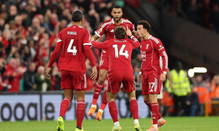 Manchester United do zmage na Anfieldu, Šeško s klopi