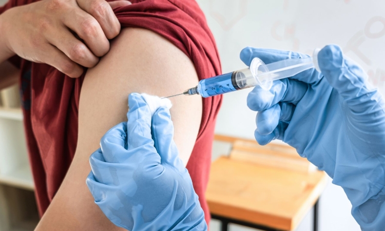 Po Sloveniji se začenja cepljenje proti gripi