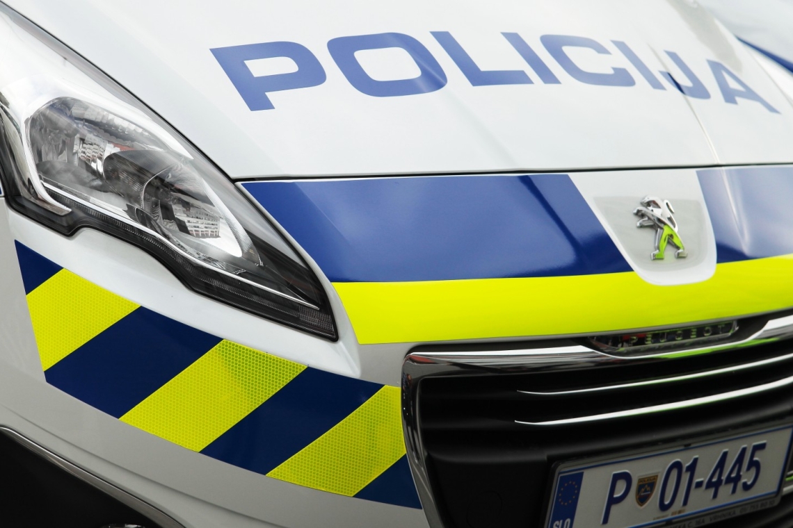 Policija išče identiteto ženske, ki je umrla ob trčenju z vlakom na Rudniku