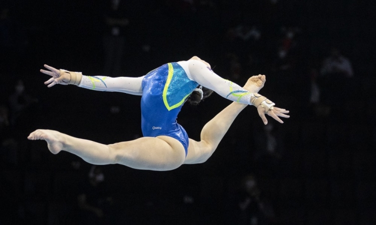 Telovadka Lucija Hribar na SP v zgodovinski finale