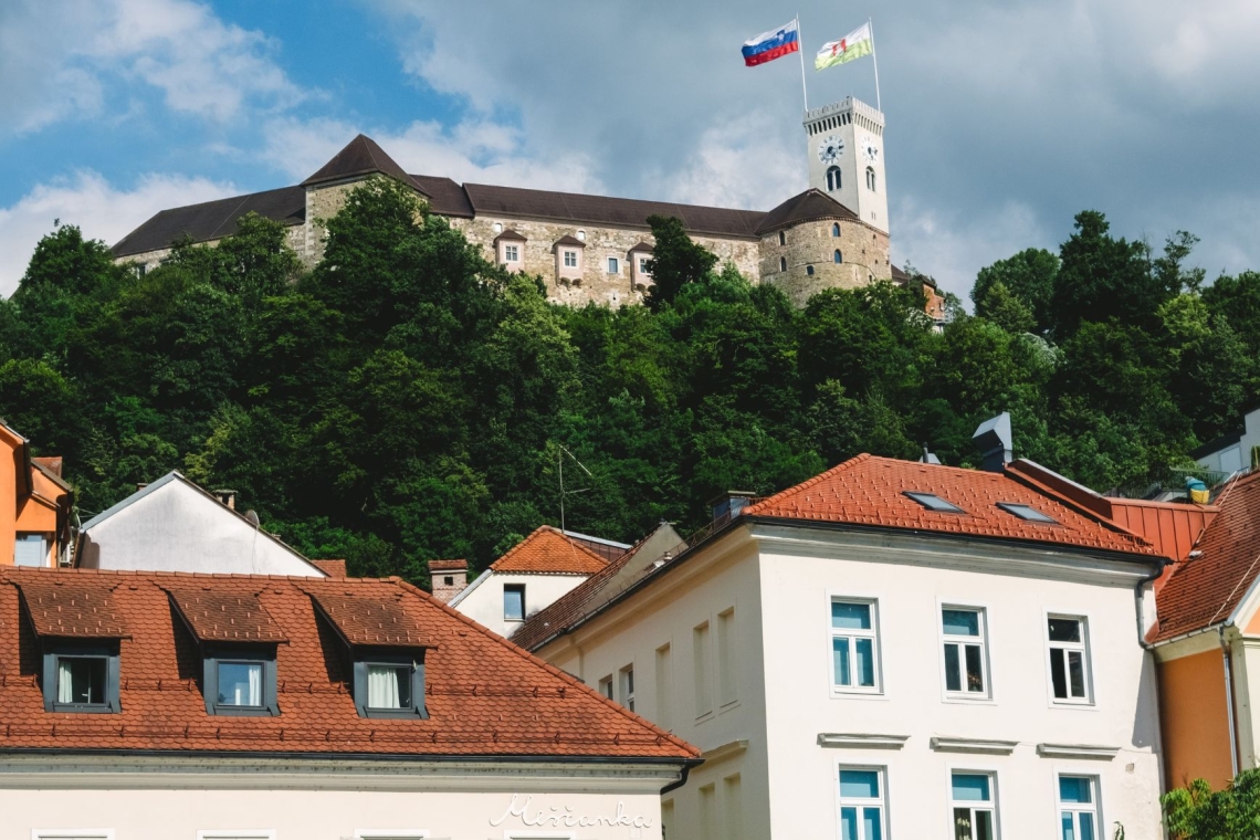Na Ljubljanskem gradu začenjajo obnovo grajskega dvorišča