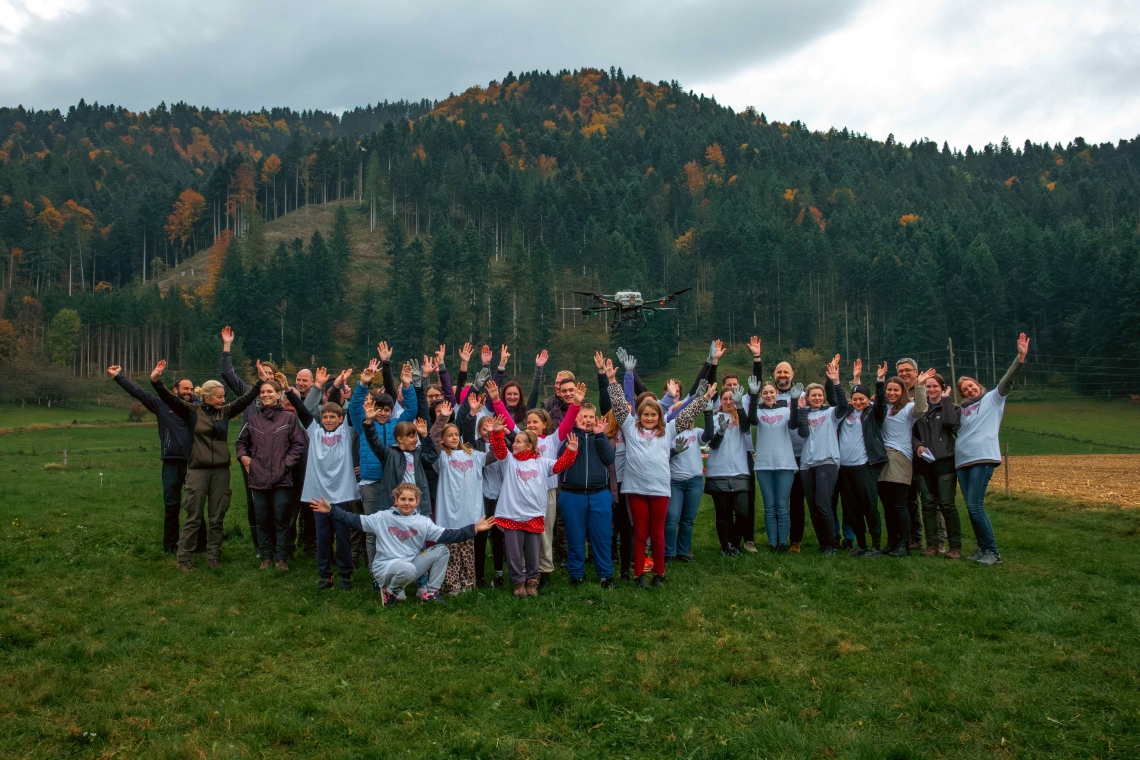 Radenska s pomočjo otrok in dronov obnovila gozdove po vetrolomu v Vuhredu