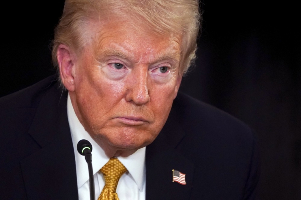 Trump napoveduje napade na kopnem in nadaljuje napade na čolne