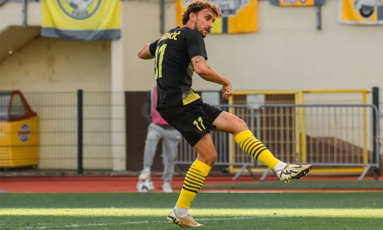 Nogometaši Kalcerja Radomelj in Kopra so se razšli z neodločenim izidom 1:1