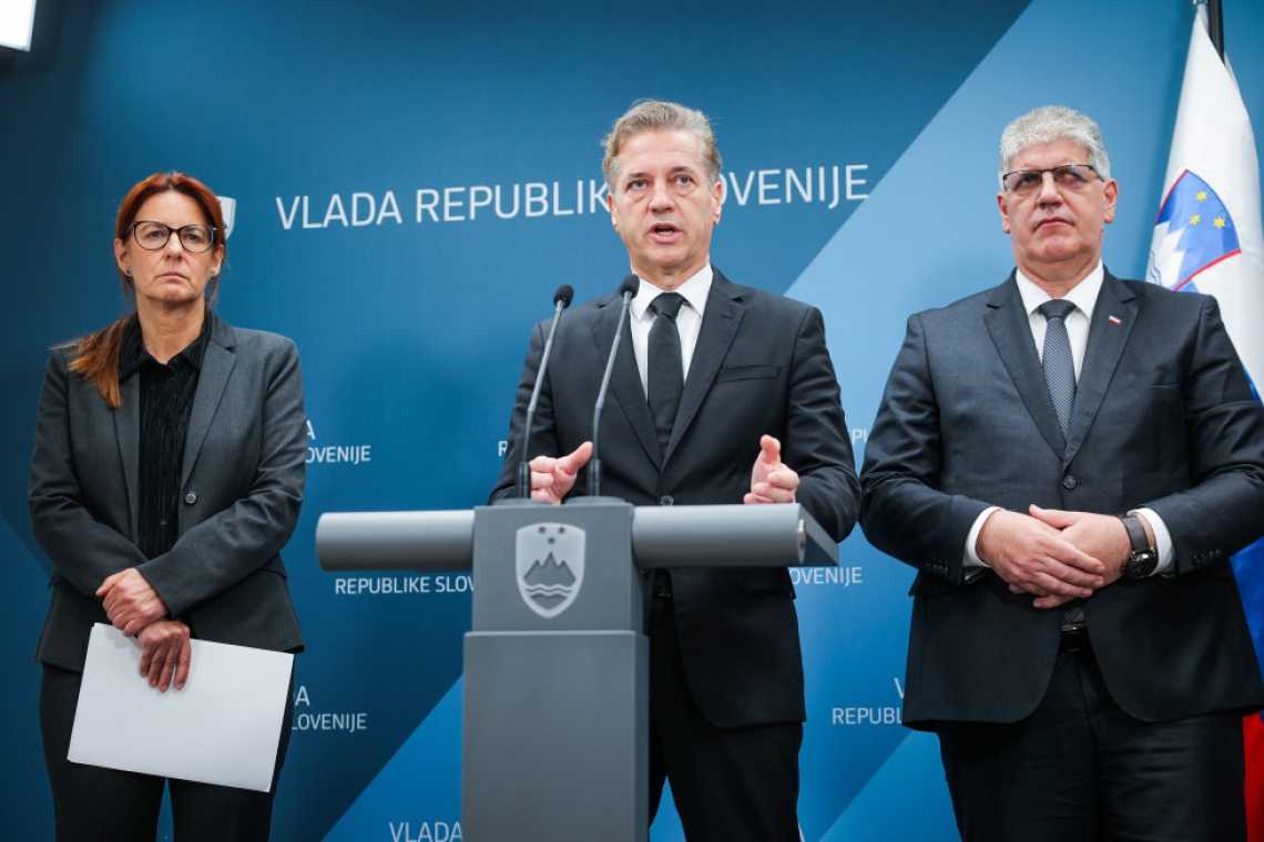 Golob napovedal radikalne ukrepe za reševanje razmer v romskih naseljih