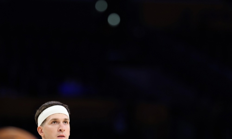 Reaves z 51 točkami popeljal LA Lakers do zmage v Sacramentu