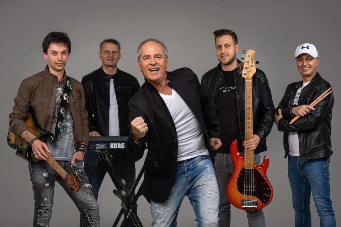 Vili Resnik bo s prijatelji v Cvetličarni obeležil 30 let samostojne kariere