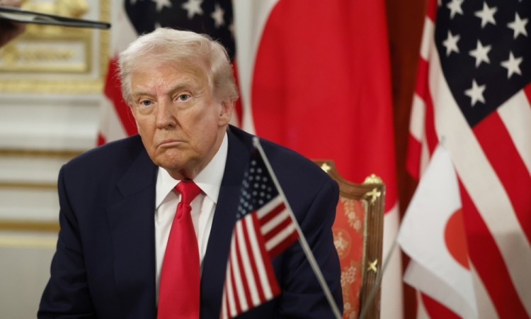 Trump namiguje na tretji mandat, čeprav mu ustava to prepoveduje