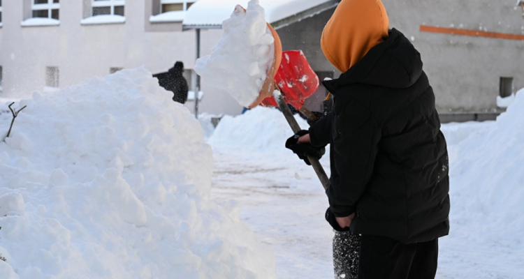 Snow paralyses the western Balkans, traffic halted in many areas