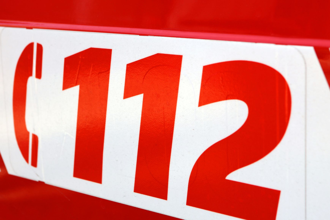 Več nesreč in požarov po državi, ena smrtna žrtev pri delu