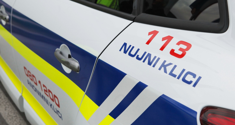 Na dolenjski avtocesti vozil 216 kilometrov na uro