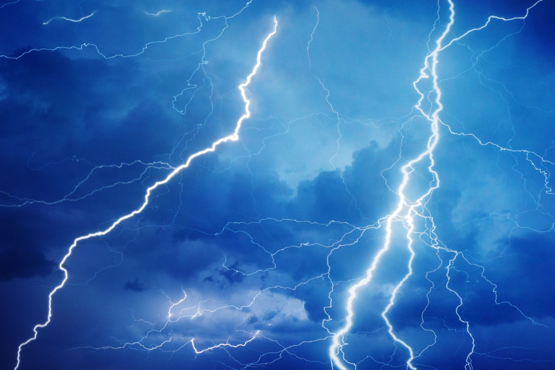 Po neurjih največ škode na območjih Komende, Škofje Loke in Ptuja